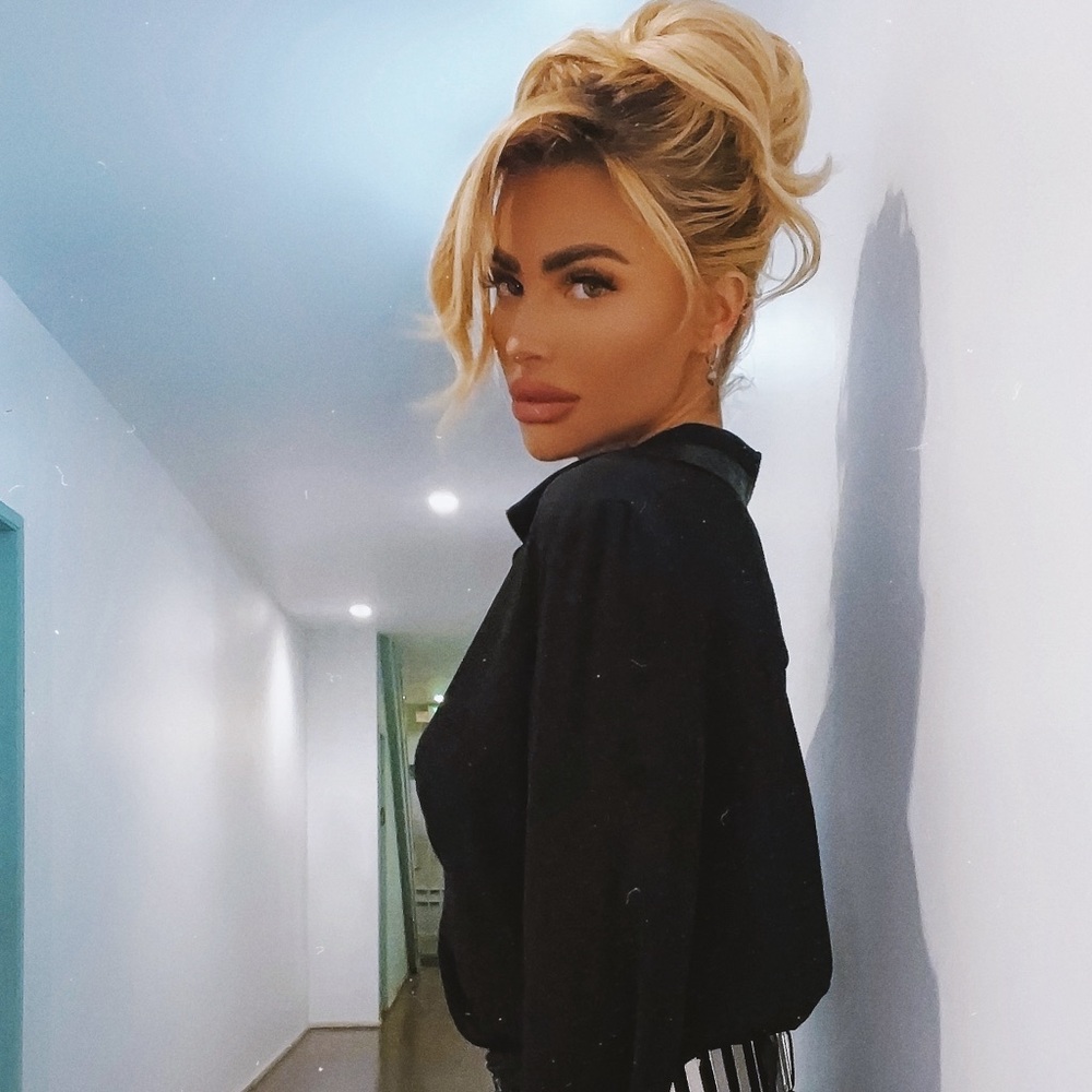 Shop-a-holic, product-junkie.